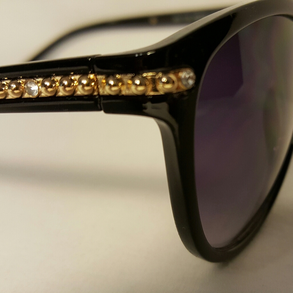 Fashion Sunglasses - Picture 3 of 4